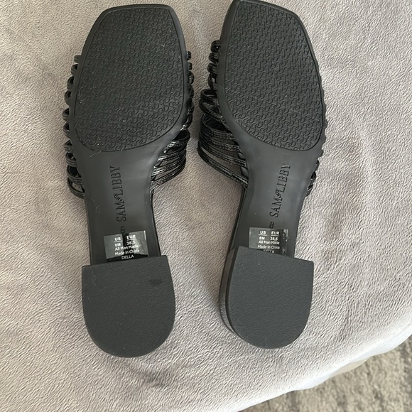 Women Black Patent Slip On Flat Sandals - Picture 3 of 5